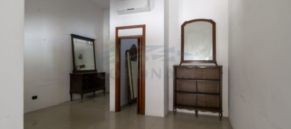 Коммерческая недвижимость с 1 спальней в Рим, Италия № 360171 15