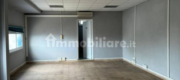 5-salle Entrepôt à Civitavecchia, Italy No. 103807 13