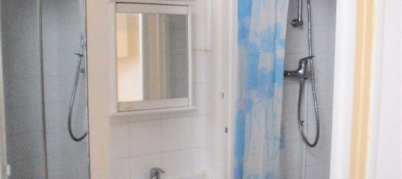 Estudio en Saint-Quentin, France No. 93136 5