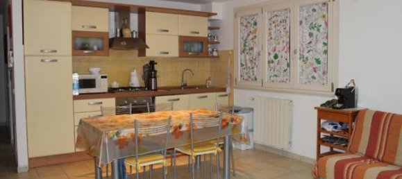 4 bedrooms Villa in Ponsacco, Italy No. 253328 6