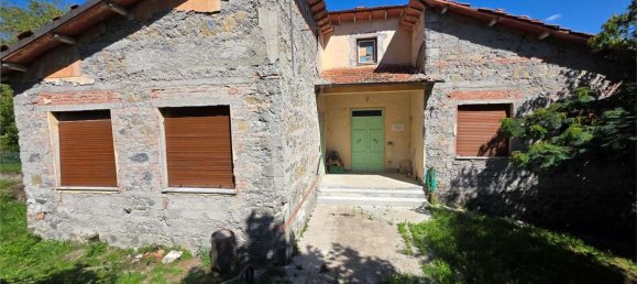 8 bedrooms House in Camporgiano, Italy No. 379726 5