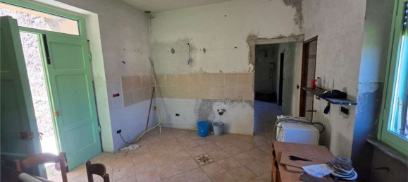 8 bedrooms House in Camporgiano, Italy No. 379726 10