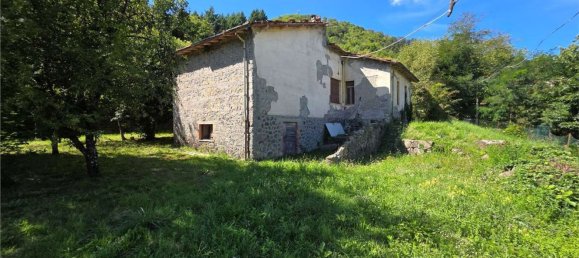 8 bedrooms House in Camporgiano, Italy No. 379726 7