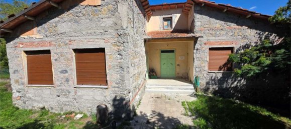 8 bedrooms House in Camporgiano, Italy No. 379726 2