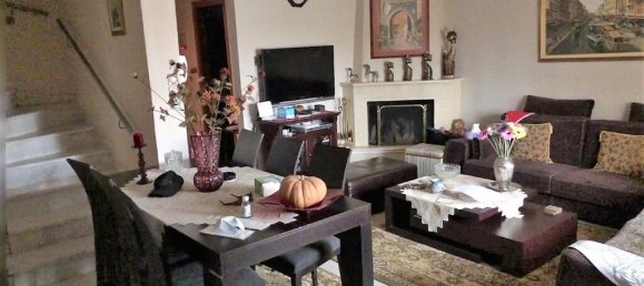  T3 em Thessaloniki, Greece N.º 3963 2