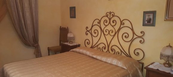 5 rooms House in Figline e Incisa Valdarno, Italy No. 233647 8
