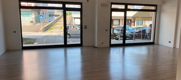 3 rooms Commercial property in Borgo Valbelluna, Italy No. 251938 2