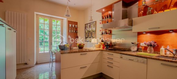 5 bedrooms House in Yonne, France No. 362671 11