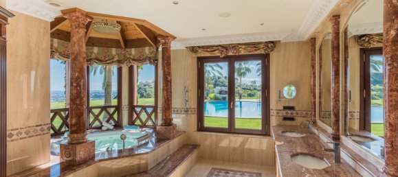 Villa de 8 dormitorios en Marbella, Spain No. 123743 29