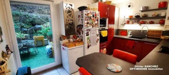 3 bedrooms Apartment in Royat, France No. 190069 2