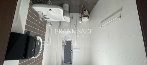 Office in Msida, Malta No. 13268 7