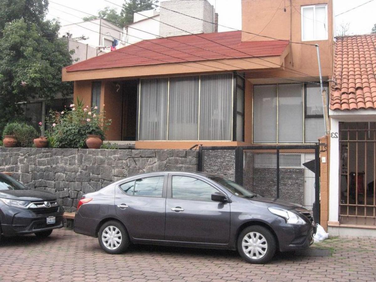 Casa de 3 dormitorios en Naucalpan de Juárez, Mexico No. 207733