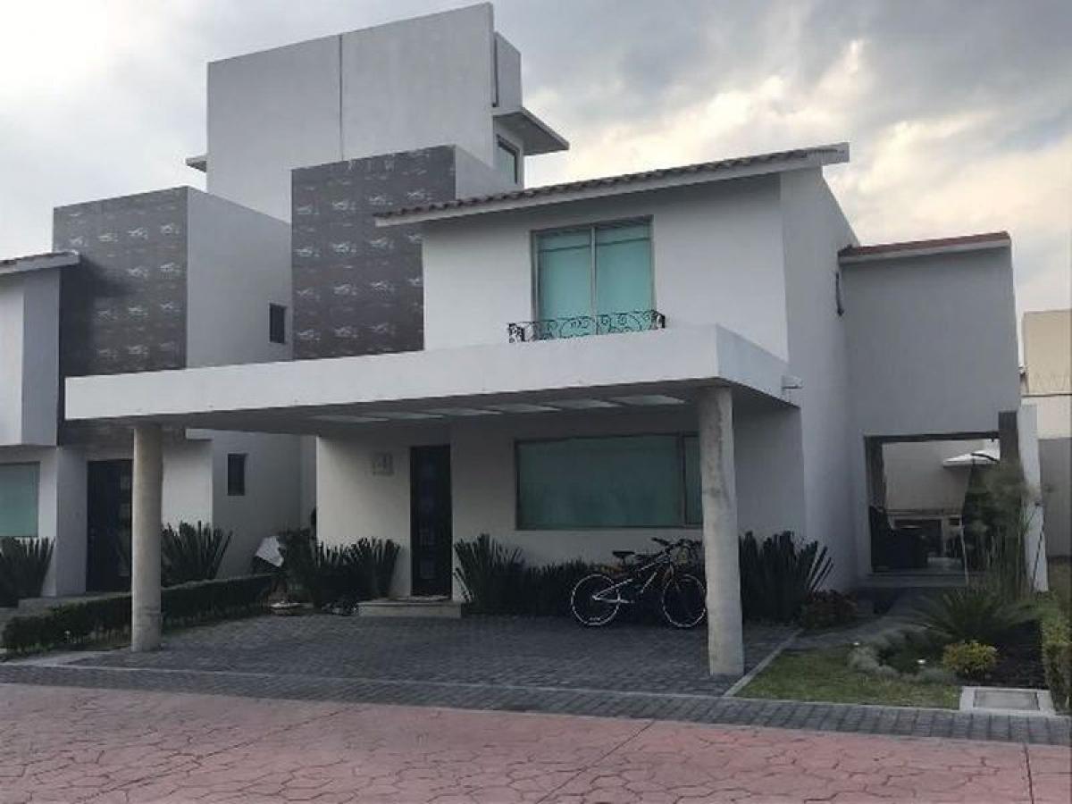 Casa de 3 dormitorios en San Mateo Atenco, Mexico No. 225505