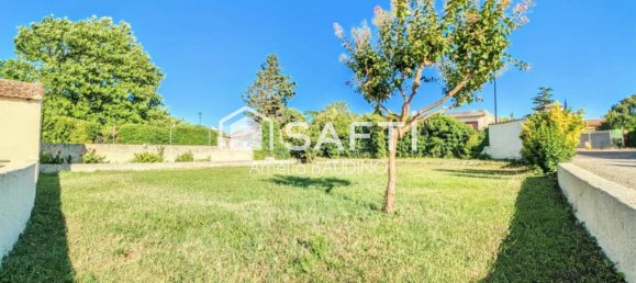 3 bedrooms House in Senas, France No. 292508 2