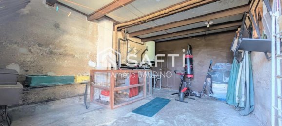 3 bedrooms House in Senas, France No. 292508 12