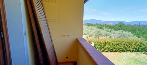 3 rooms Apartment in Castelfranco Piandiscò, Italy No. 231708 5