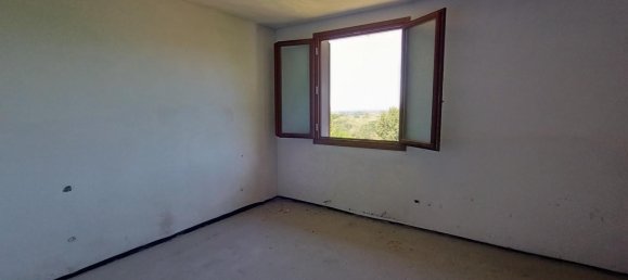 3 rooms Apartment in Castelfranco Piandiscò, Italy No. 231708 6