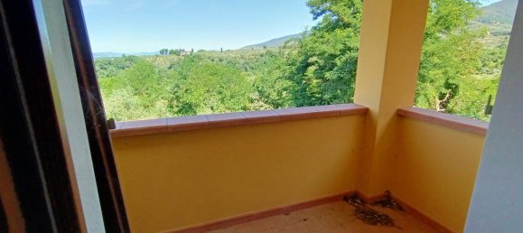 3 rooms Apartment in Castelfranco Piandiscò, Italy No. 231708 3