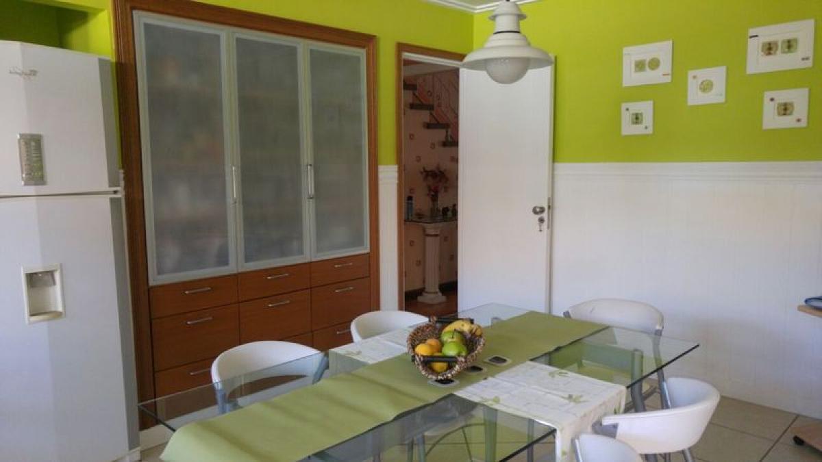 4 bedrooms House in Mar del Plata, Argentina No. 70812
