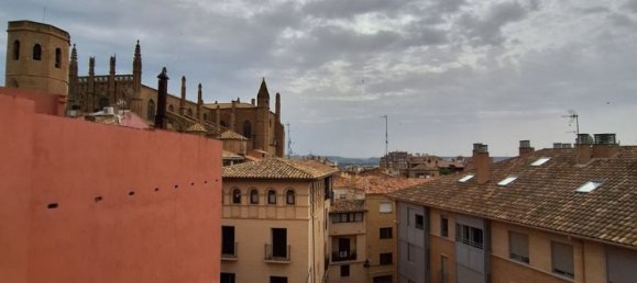 Bâtiment à Huesca, Spain 412m² No. 21830 2