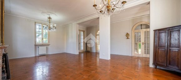 7 bedrooms Villa in Parma, Italy No. 380196 8