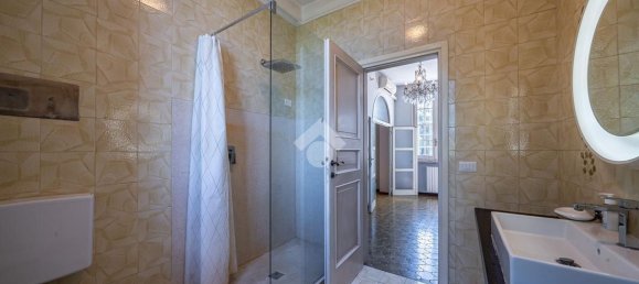 7 bedrooms Villa in Parma, Italy No. 380196 19