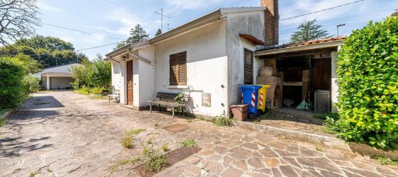 7 bedrooms Villa in Parma, Italy No. 380196 30