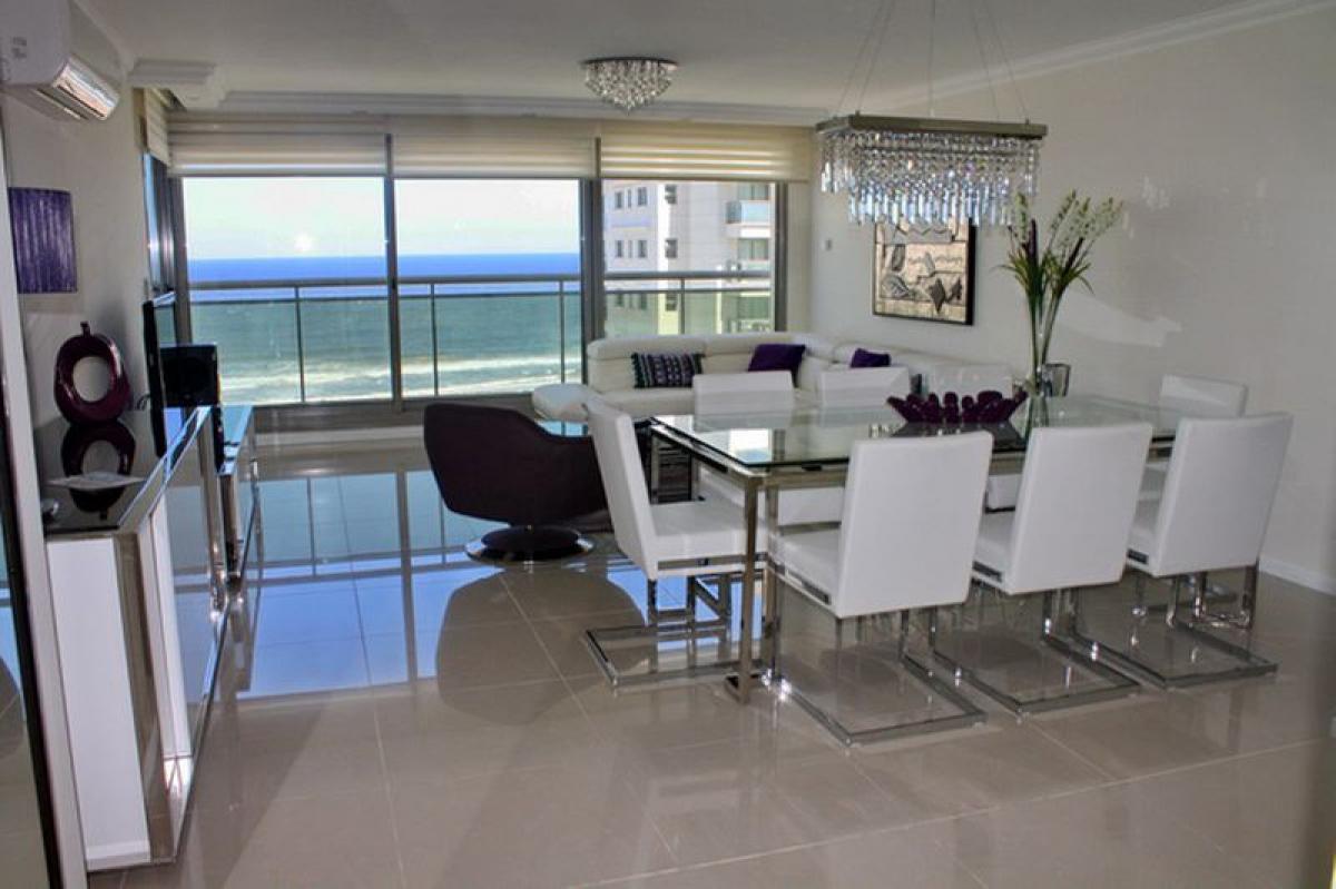 3 bedrooms Apartment in Maldonado, Uruguay No. 8656