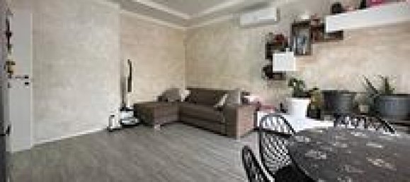 3 rooms Apartment in Bussero, Italy No. 280018 3