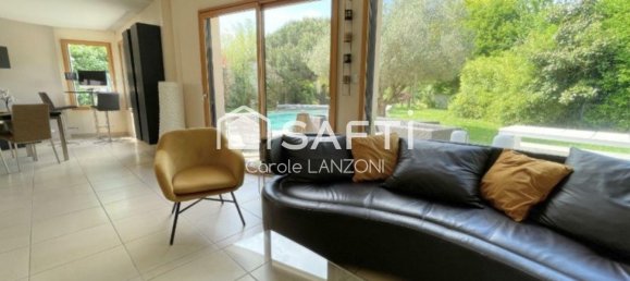 6 bedrooms House in Bruz, France No. 361118 13