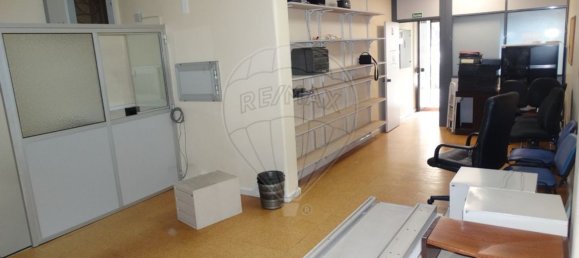 57m² Commercial property in Lisbon, Portugal No. 68256 6
