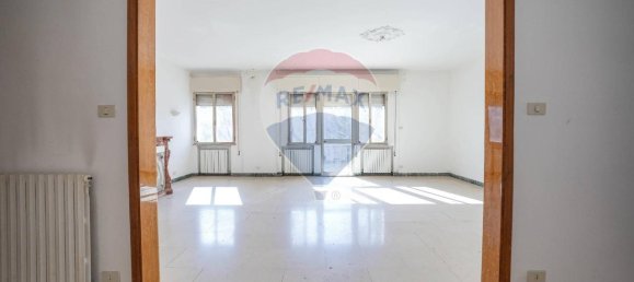 10-salle Maison à Tresignana, Italy No. 38583 18