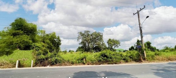 Commercial property in Khlong Luang, Thailand No. 14236 2