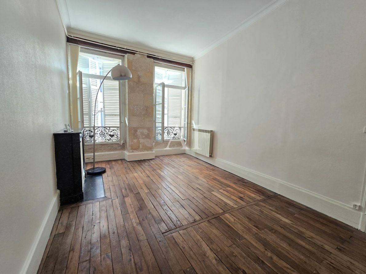 2 bedrooms Apartment in Bourges, France No. 233963