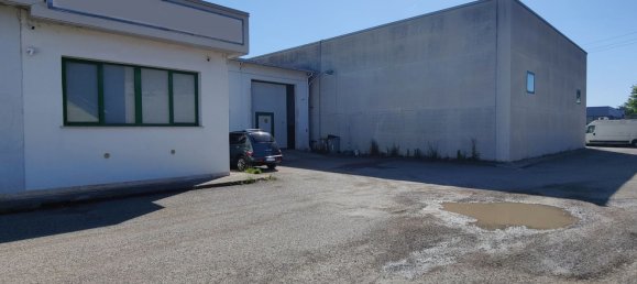 649m² Building in Perugia, Italy No. 47693 2