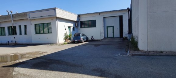 649m² Building in Perugia, Italy No. 47693 3