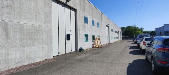 649m² Building in Perugia, Italy No. 47693 4