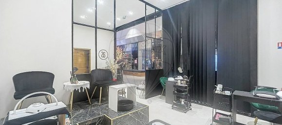 Propriété commerciale à Afa, France 44m² No. 56807 5