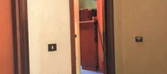 2-salle Appartement à Limbiate, Italy No. 334529 4