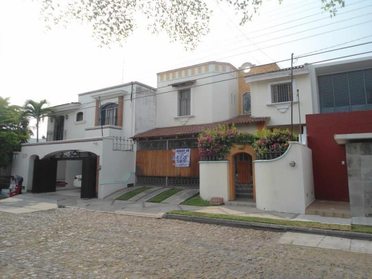 Casa de 4 dormitorios en Colima, Mexico No. 188703