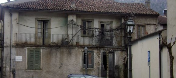 Casa de 12 habitaciónes en Tramutola, Italy No. 255338 2