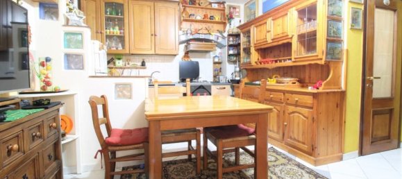 Apartamento de 2 dormitorios en Livorno, Italy No. 359115 11