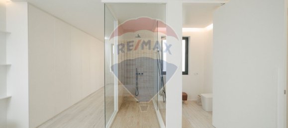 3 bedrooms House in Porto, Portugal No. 24221 13