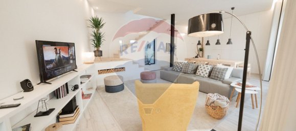 3 bedrooms House in Porto, Portugal No. 24221 2