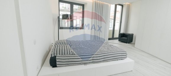 3 bedrooms House in Porto, Portugal No. 24221 16