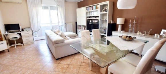 Apartamento de 2 dormitorios en Vignate, Italy No. 377101 2