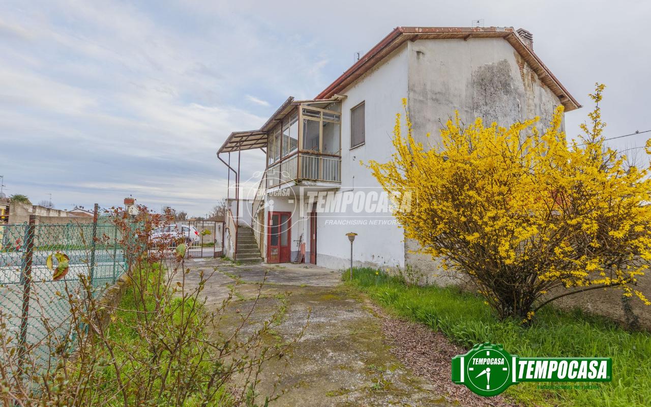 2 rooms House in Motta Visconti, Italy No. 37480