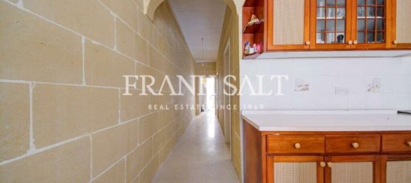 2 bedrooms Apartment in Marsalforn, Malta No. 1050 3