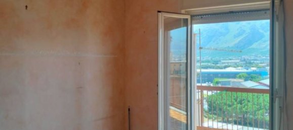 3 Schlafzimmer Wohnung in Palermo, Italy, Nr. 299270 5