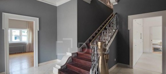 6 bedrooms Villa in Lisbon, Portugal No. 129000 9